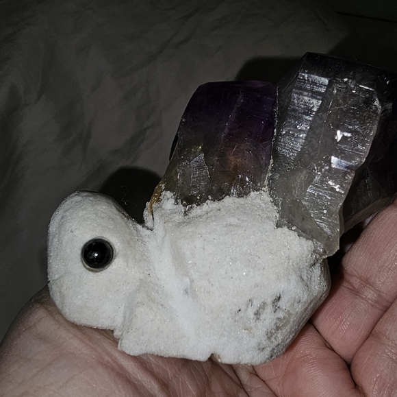Amethyst 🐢Turtle! 365 grams, 9 x 9 cm (approx.) from head to end of Amethyst🐢 - Picture 15 of 17